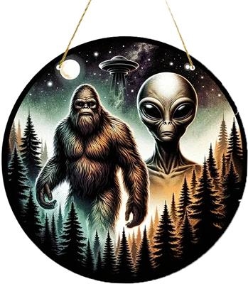 BIGFOOT WITH ALIEN SUN CATCHER 